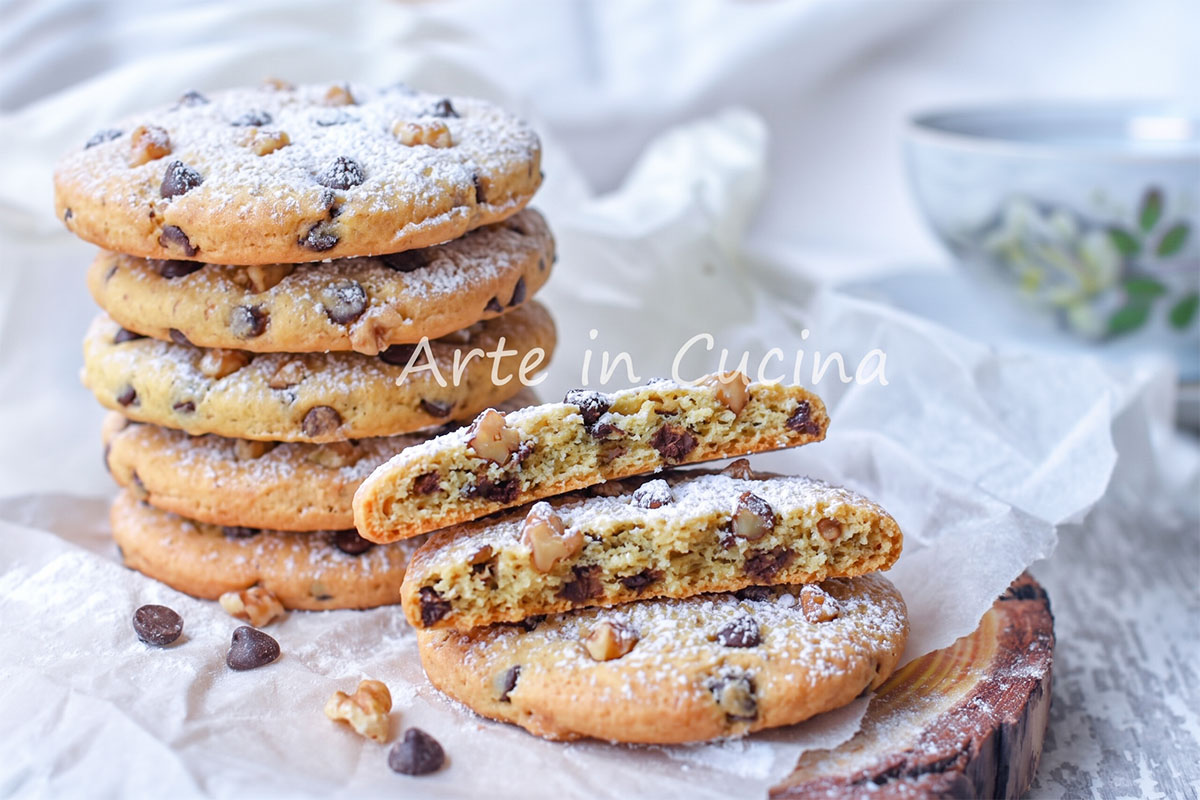 biscotti da colazione con gocce di cioccolato e noci, senza burro