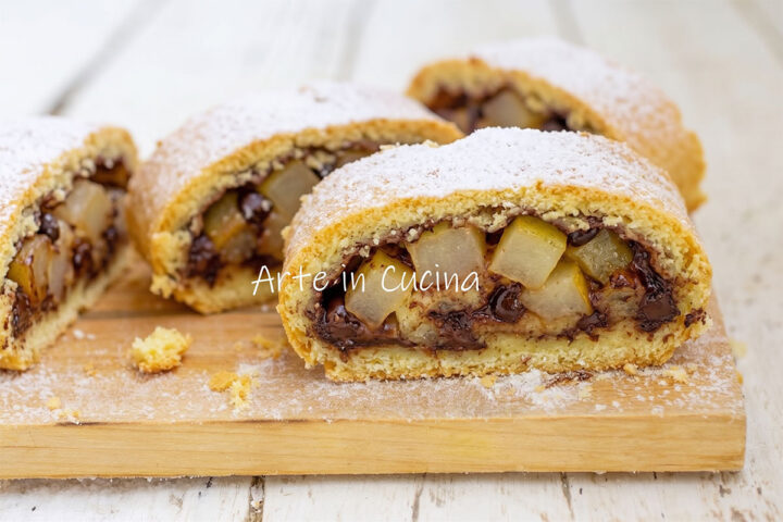 Crostata arrotolata pere e cioccolato