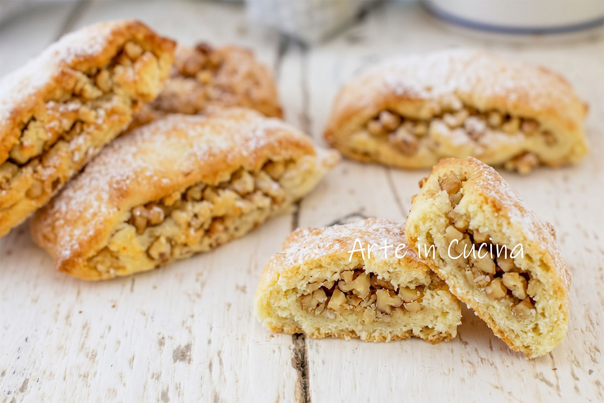 Biscotti morbidi con noci all'arancia