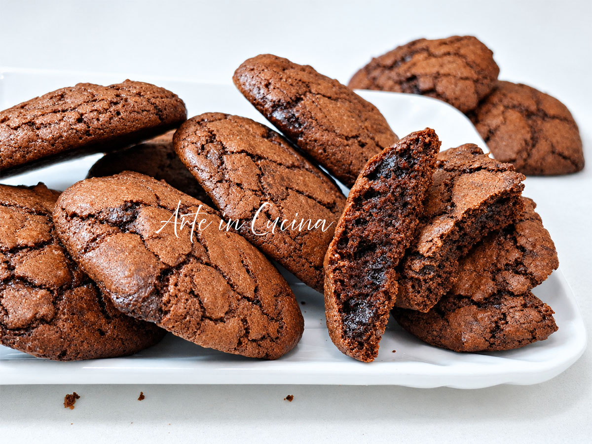 Brownie Cookies biscotti al cioccolato morbidi e golosi