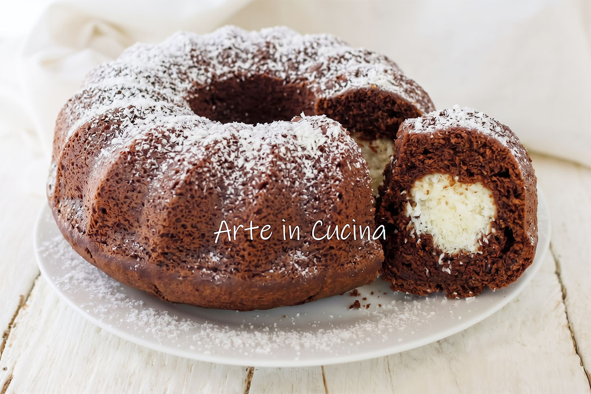 Ciambella al cioccolato cuore di cocco