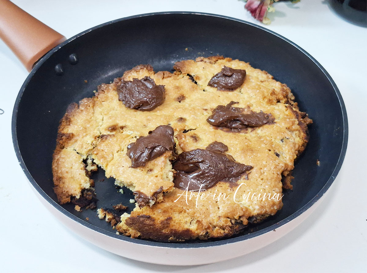 Pizookie fatto in casa il maxi biscotto (cotto al forno!) che fa impazzire tutti