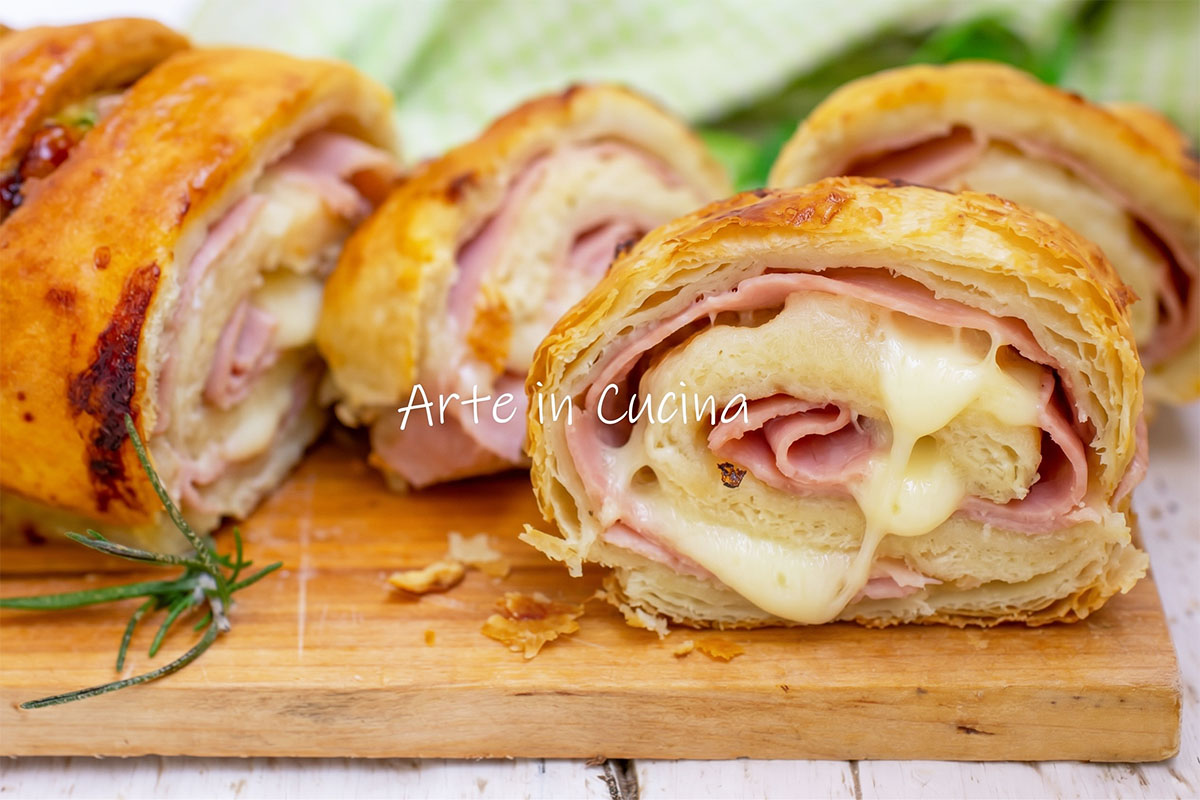 Rotolo di sfoglia con prosciutto e provola (Antipasto in 5 minuti)