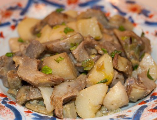 Spezzatino di patate e carciofi, ricetta siciliana