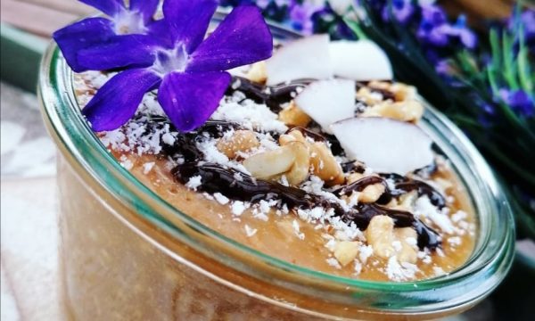 Porridge cioccolato cocco e noci