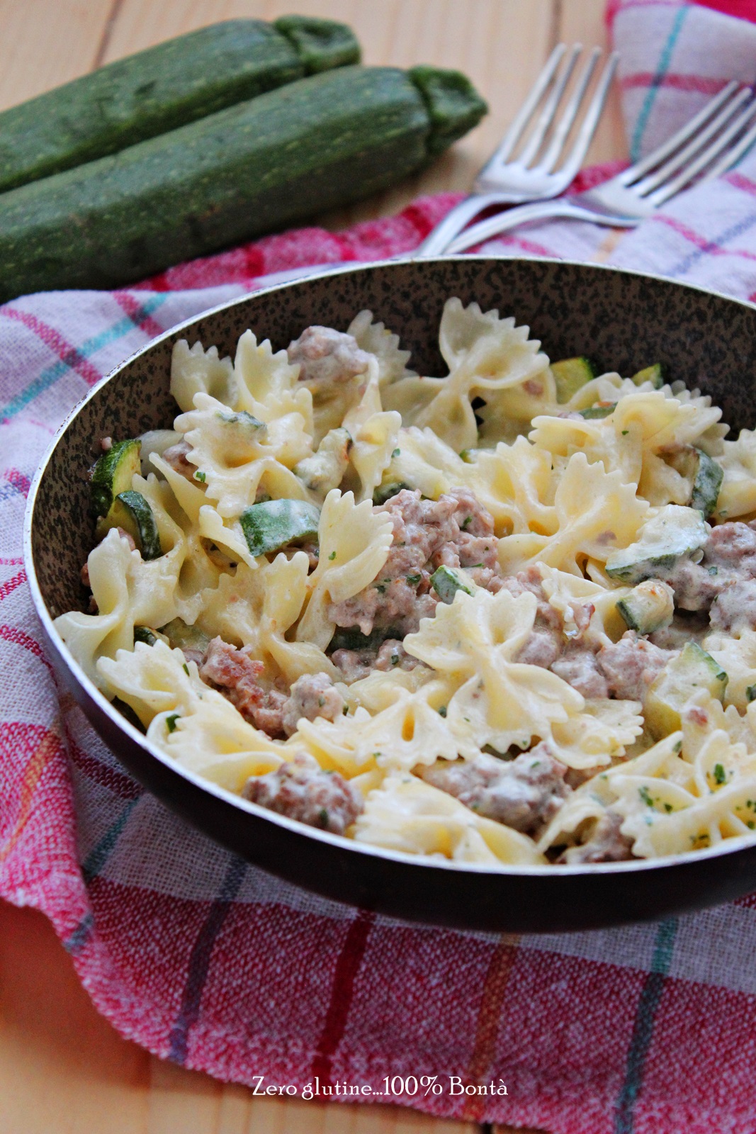 Pasta Con Zucchine Salsiccia E Philadelphia