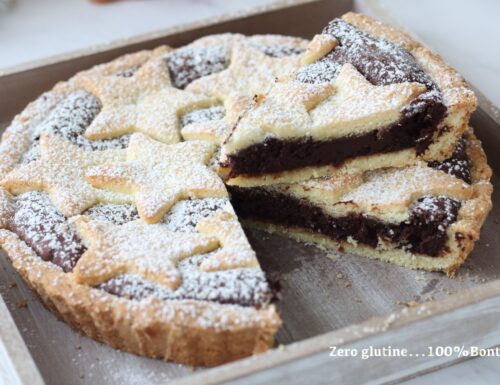 Crostata stellare ripiena di crema al cioccolato