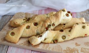 Fruste di pane alle olive senza glutine