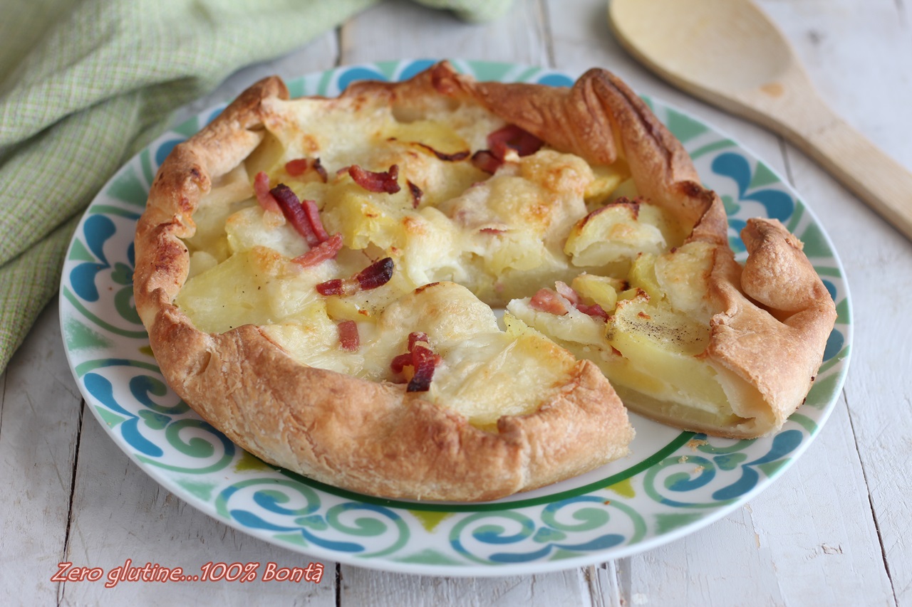 Torta Rustica Di Pasta Sfoglia Ripiena Di Patate E Speck