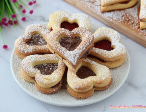 Biscotti di San Valentino a forma di cuore