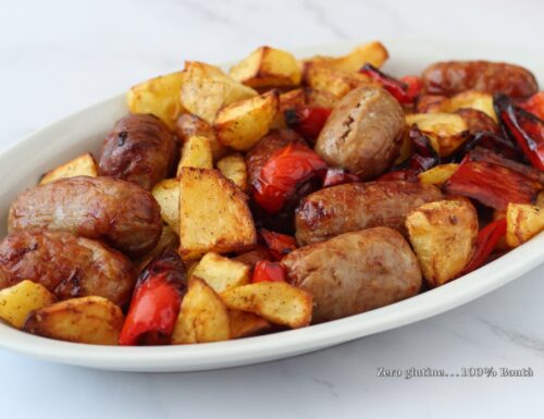 Salsiccia peperoni e patate in friggitrice ad aria
