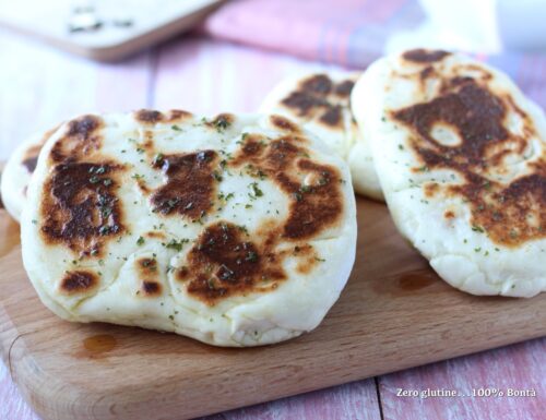 Focaccine allo yogurt ripiene e cotte in padella