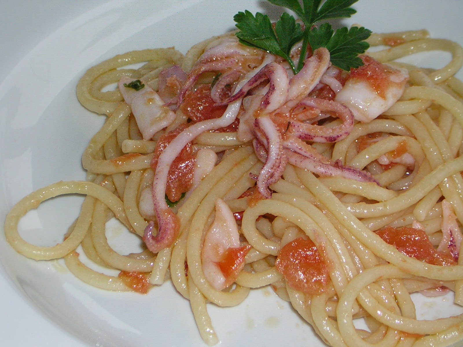 spaghetti con calamaretti - ricetta veloce