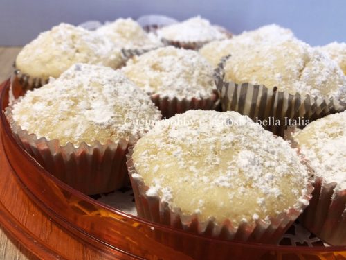 MUFFIN CON PESCHE SCIROPPATE