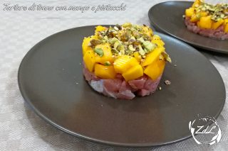 tartare di tonno con mango e pistacchi